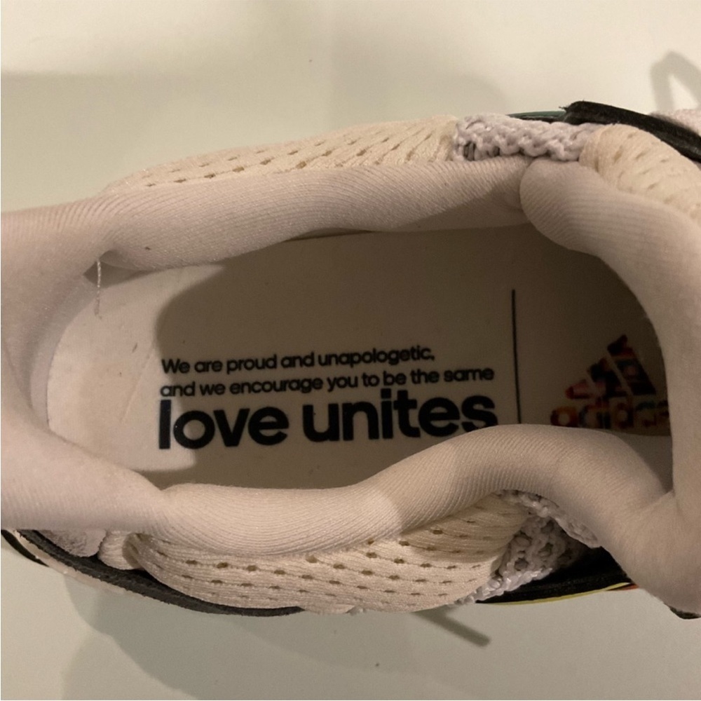 ADIDAS ULTRA BOOST LOVE UNITES SIZE 8 PERFECT CONDITION - Picture 6 of 8